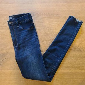 Abercrombie & Fitch Dark Wash Ultra High Rise Jean Legging 26/2R